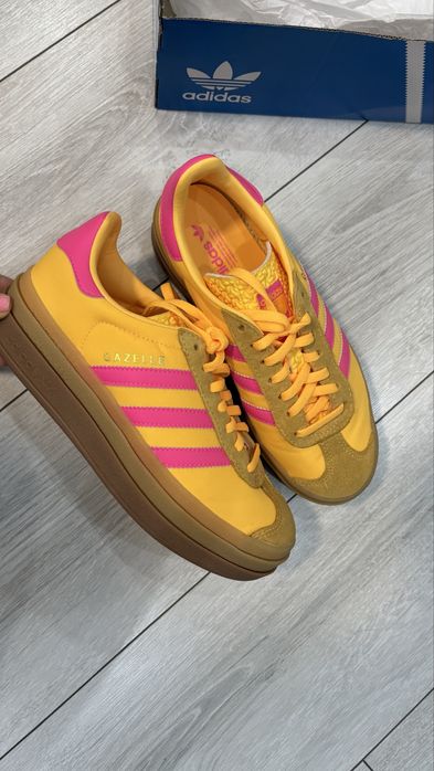 Нови Adidas Gazelle в жълто и розово