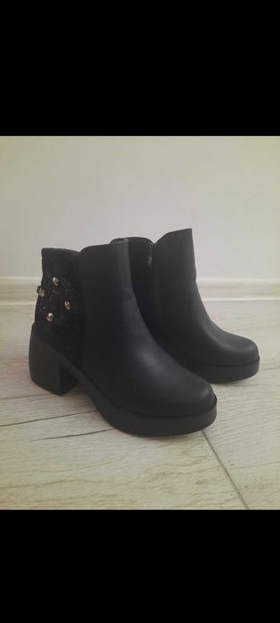 Дамски черни токчета