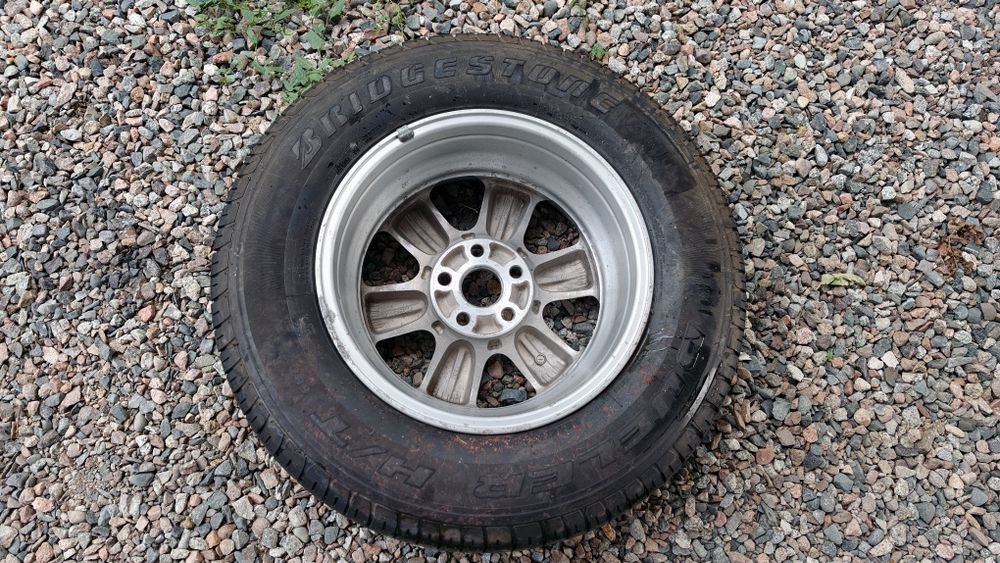 Диск с шиной с запаски Highlander. R16