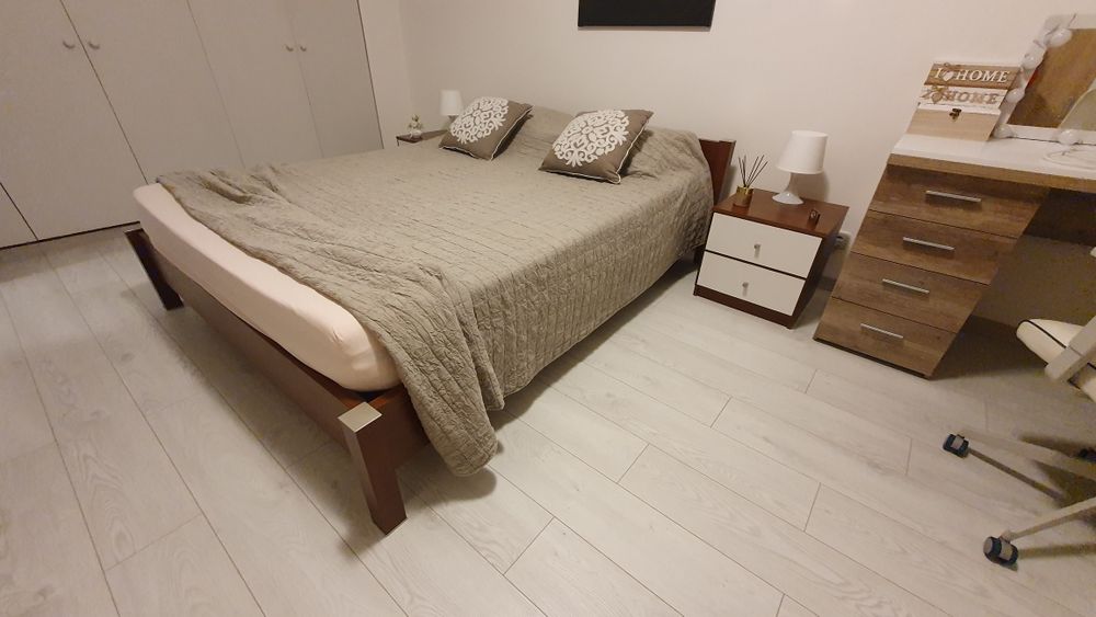 Спалня 200/160 с матрак и нощни шкафчета