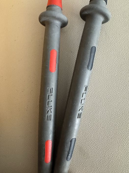 Multimetru Fluke 115 stare buna estetic, functional 100%