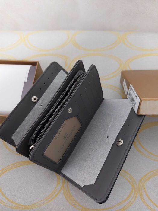 портфейл Laura Biagiotti – черен, елегантен дамски модел