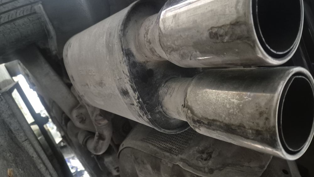 Продам глушитель бмв е39