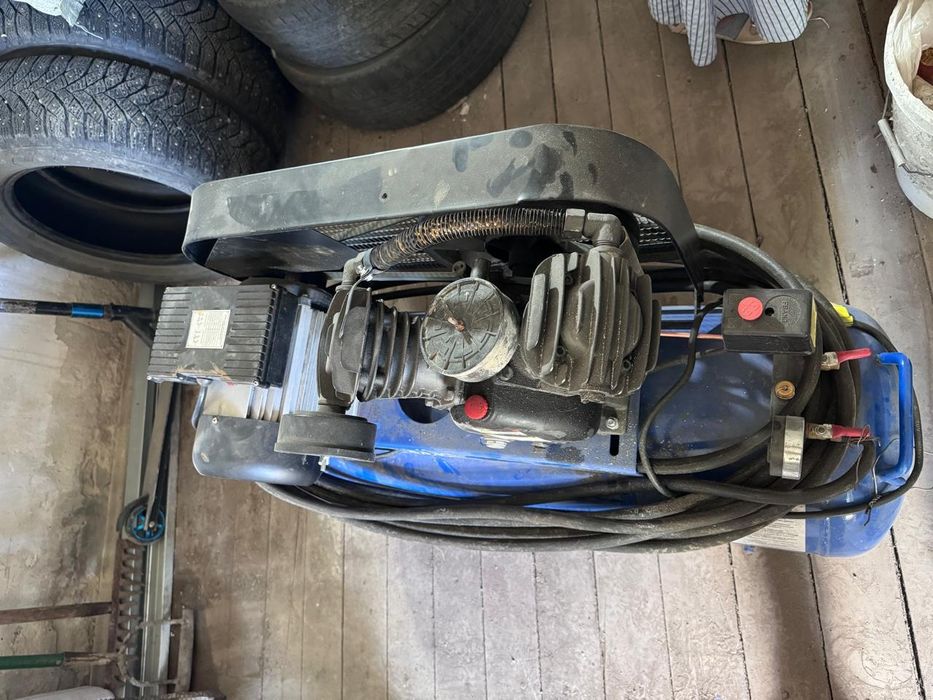 Продам компрессор со шлангом 170000тг