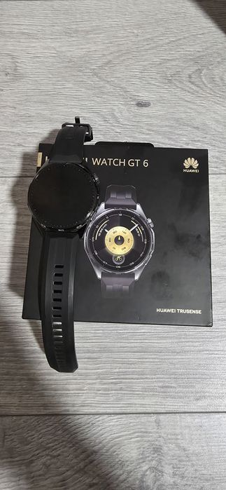 Vând Huawei GT 6