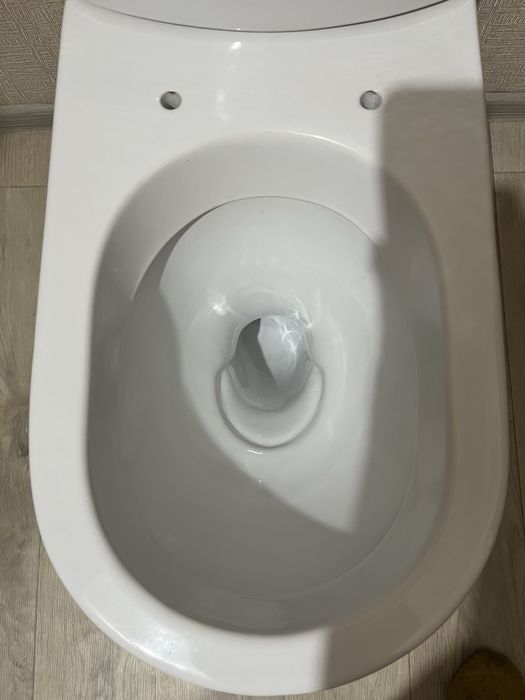 Унитаз в отличном состоянии
