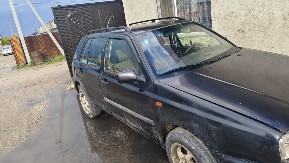 Автомобиль гольф