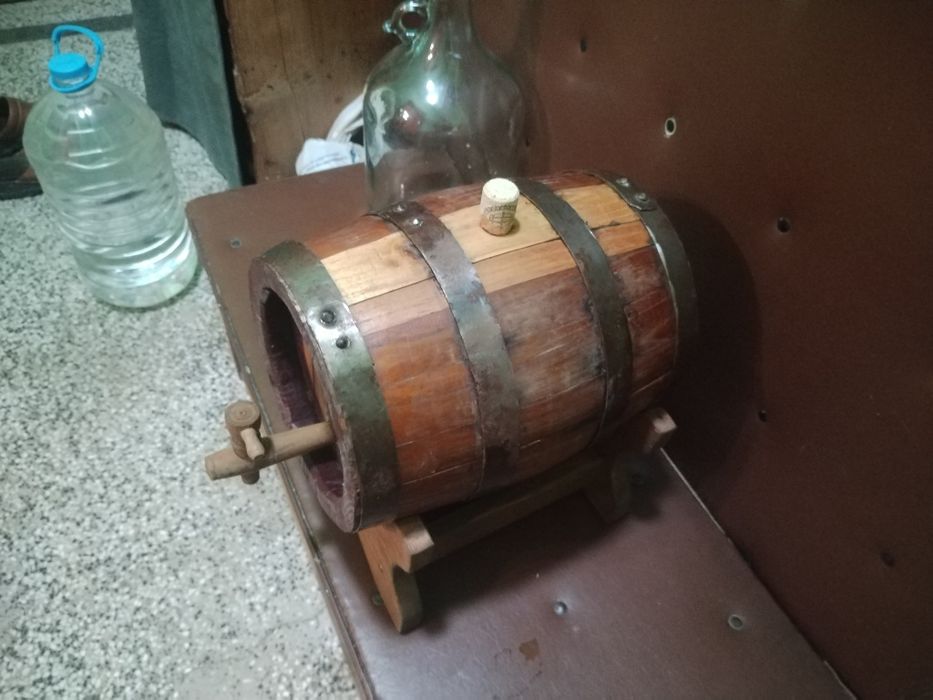Старо дървено буренце