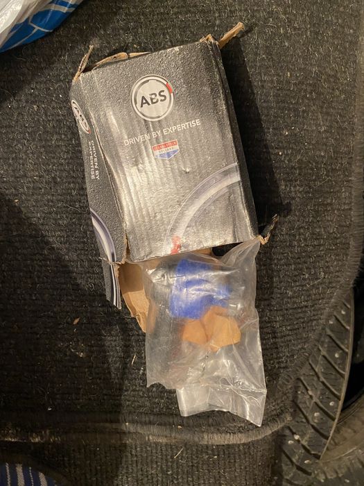 Продам запчасти на ауди 80 б4