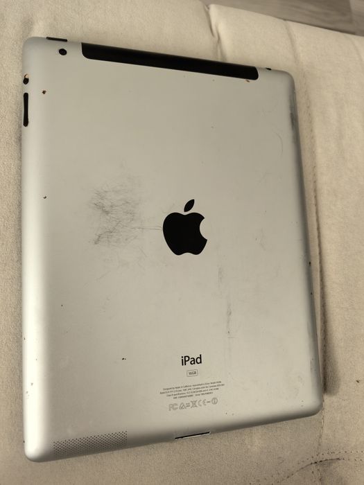 Продается на запчасти IPad 2