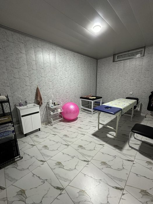 ijaraga beriladi massaj markazi/klinika va tepadagi 2 xonali kvartira