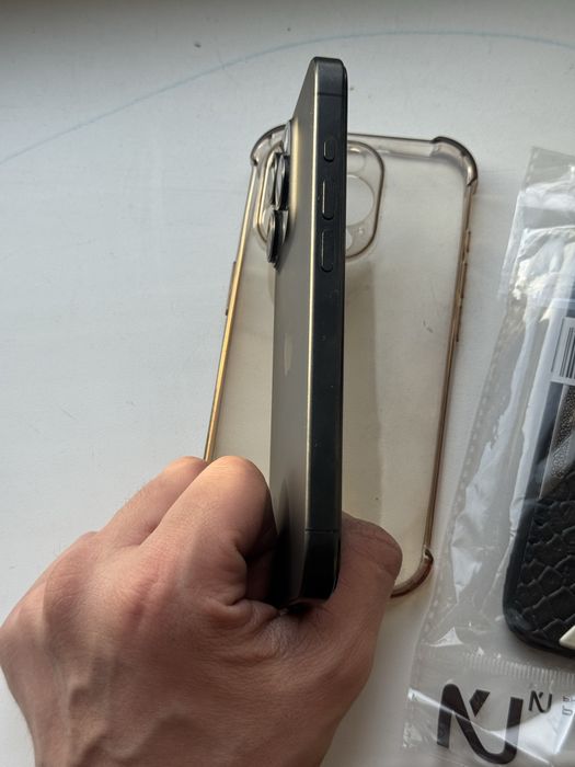 Iphone 15 PRO не вскрытый