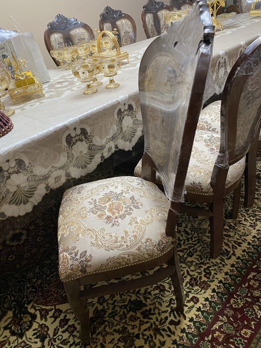 Стол стул 22 талик сотилади янгидай турибти