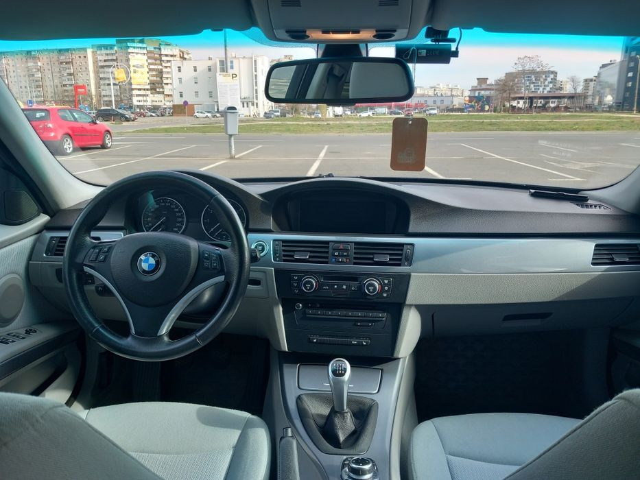 BMW Seria 3 2009 — imagine 5