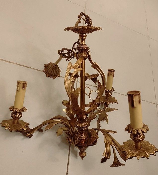 Candelabru din bronz Dore in stilul Rococo cu 3 brațe ,piesa cu o lucr