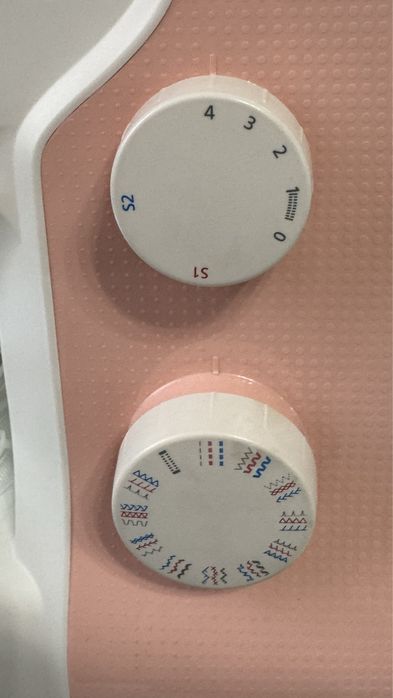 Швейная машина Naomi