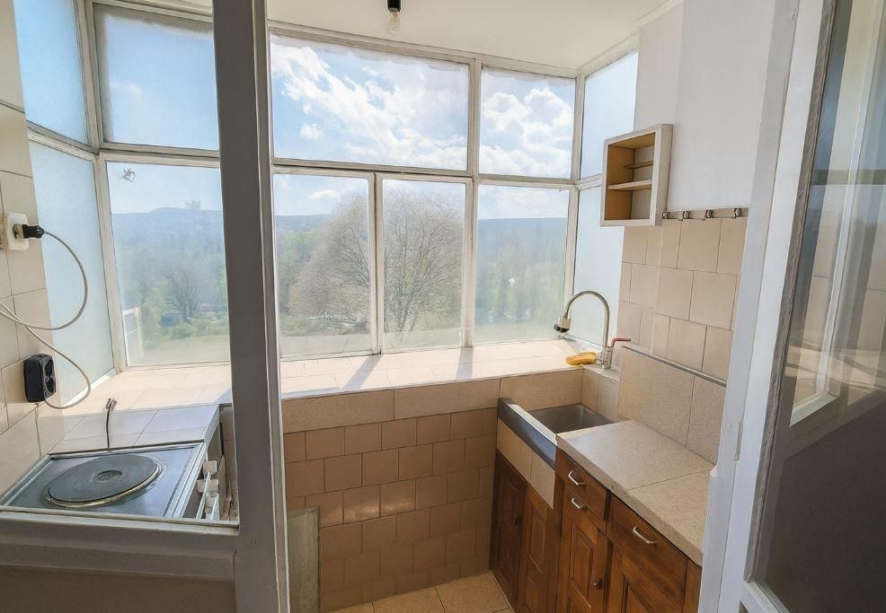 Дава се под наем Едностаен апартамент в Варна, Погреби - 45 кв.м за 225 € - Снимка #2