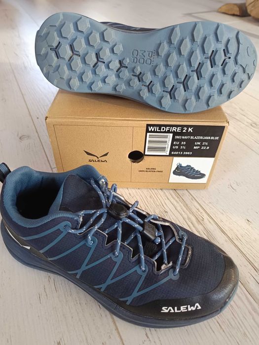 Туристически обувки Salewa номер 35