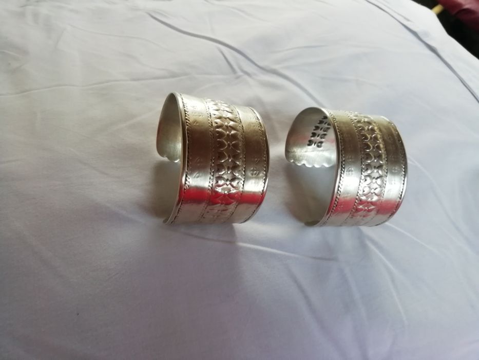 Продам серебряные браслеты