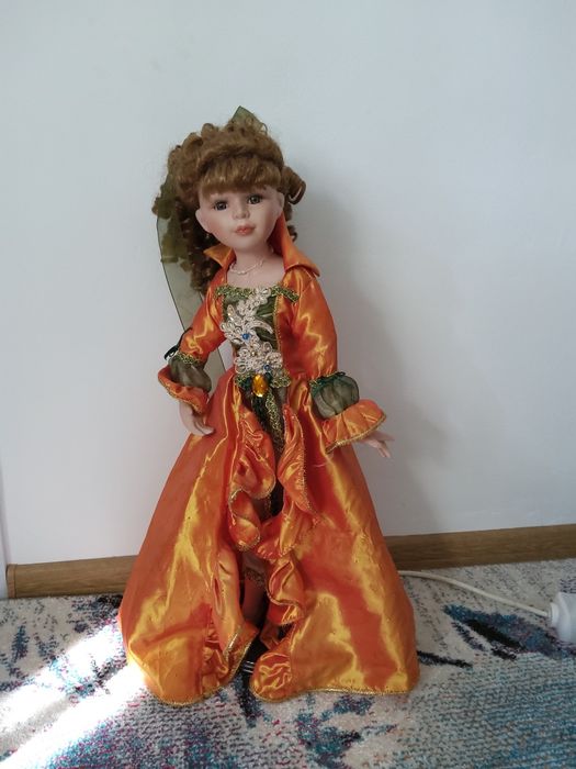 Vand păpușă portelan