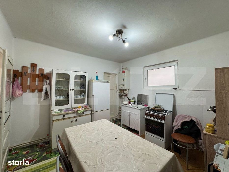 Casa de vanzare, cu 3 camere, 120 mp, 1080 mp teren, zona Simeria