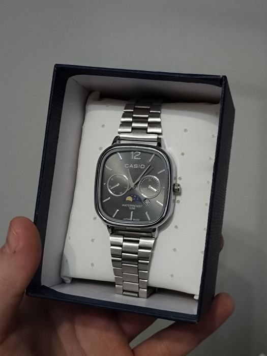 CASIO часы новые