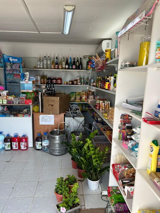 Продам действущй магазин .  Торг есть. Срочно