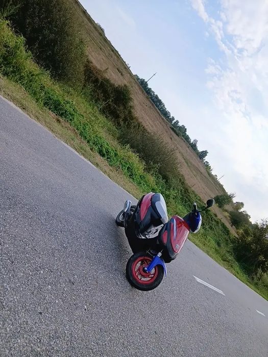 Vând scuter 50 cc