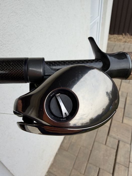 Mulineta baitcast Shimano Antares DC - Left