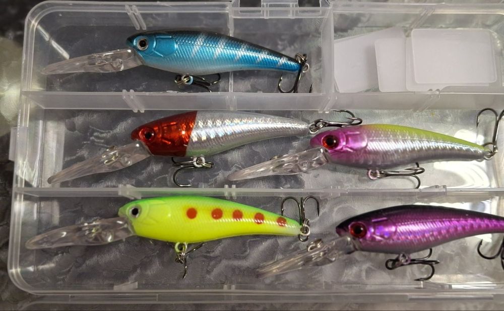 Комплект воблери за спининг – различни модели и цветове + кутии