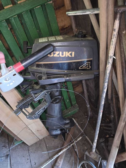 Vand barca de aluminiu cu motor Suzuki