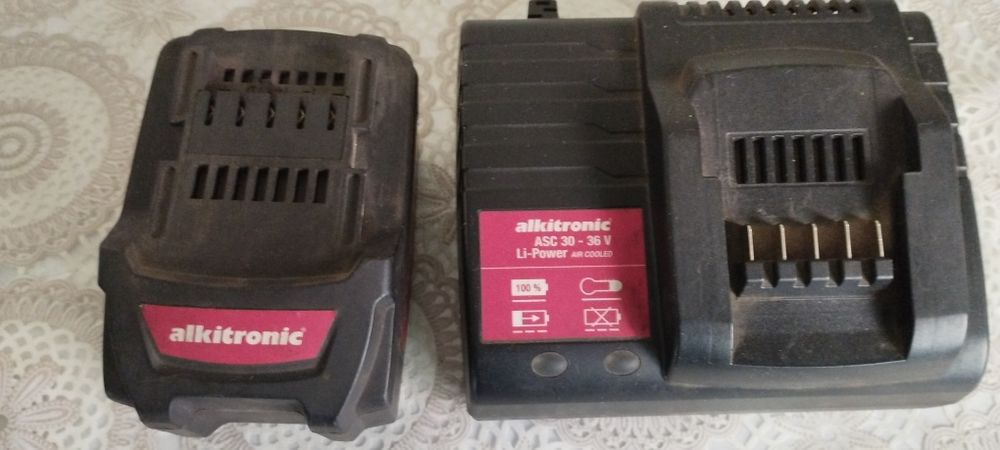 Зарядно и батерия метабо