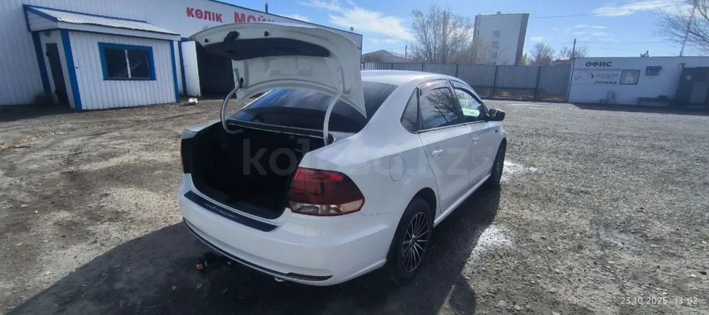 Автомобиль Фольксваген Поло