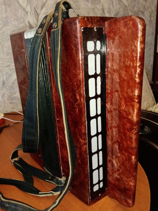 Продам баян в отличном состоянии в г. Уральске.