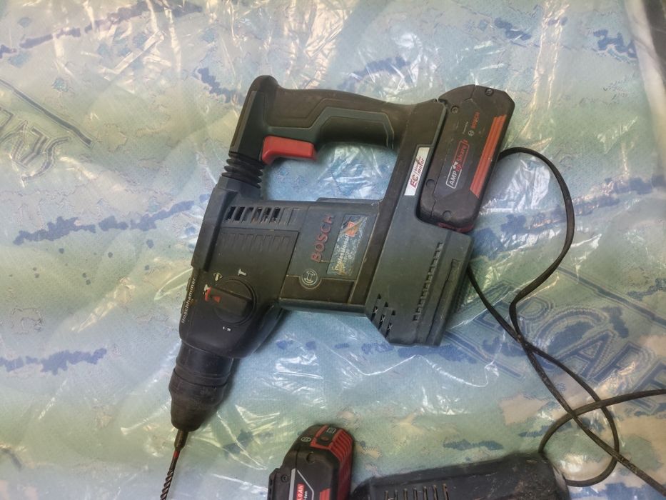 Bormașină percuție Bosch model GBH 18v-26