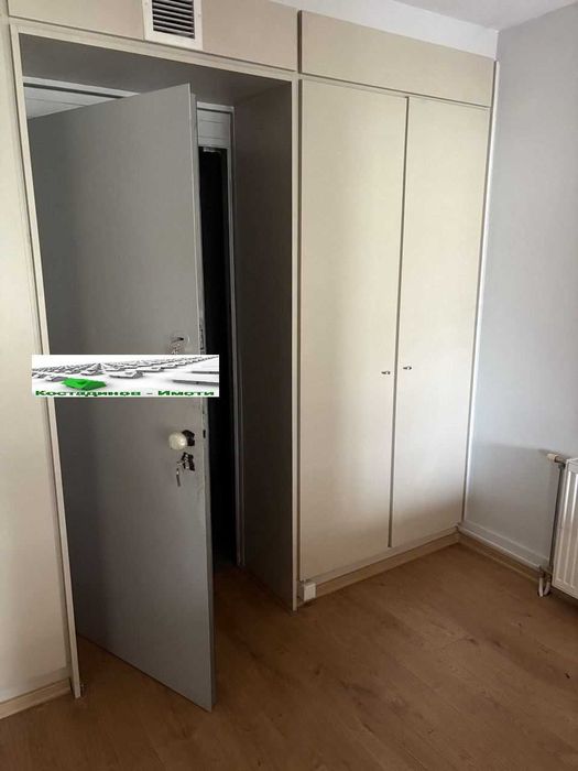Дава се под наем Офис в Пловдив, Кършияка - 237 кв.м за 2370 € - Снимка #2
