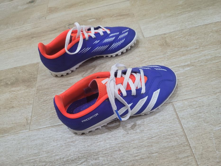 Футболни обувки-стоножки Adidas Predator