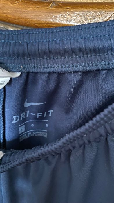 Nike L долнища отлични