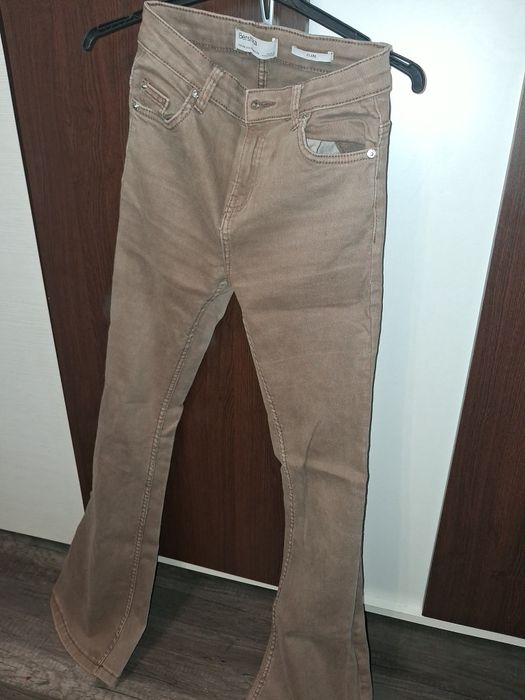 Pantalon evazat bershka