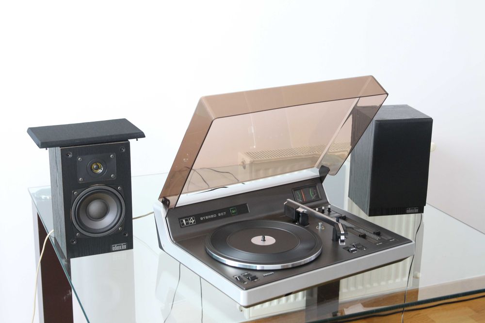 Pick-up Philips GF-907 cu doza magnetica GP-400 II si ac nou, complet revizuit, plus doua boxe Indiana Line 020 cadou