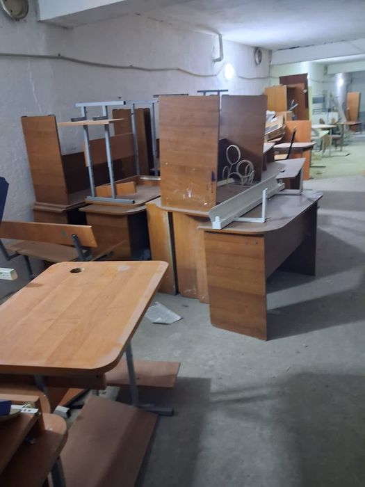 Бесплатно парты,стулья,шкафы
