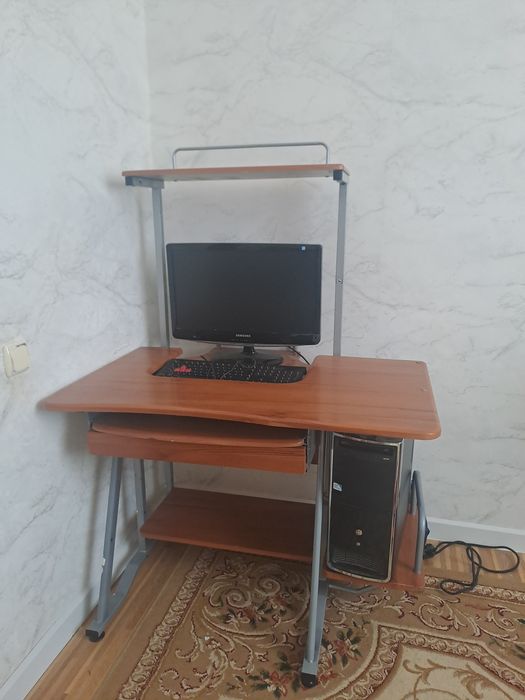 Компьютер со столом
