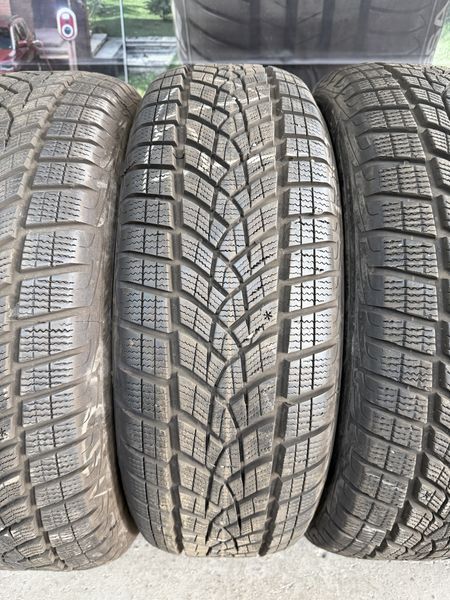 225/65/17 GOODYEAR 4бр