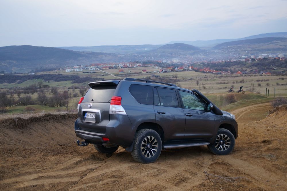 Toyota Land Cruiser J150 Prado