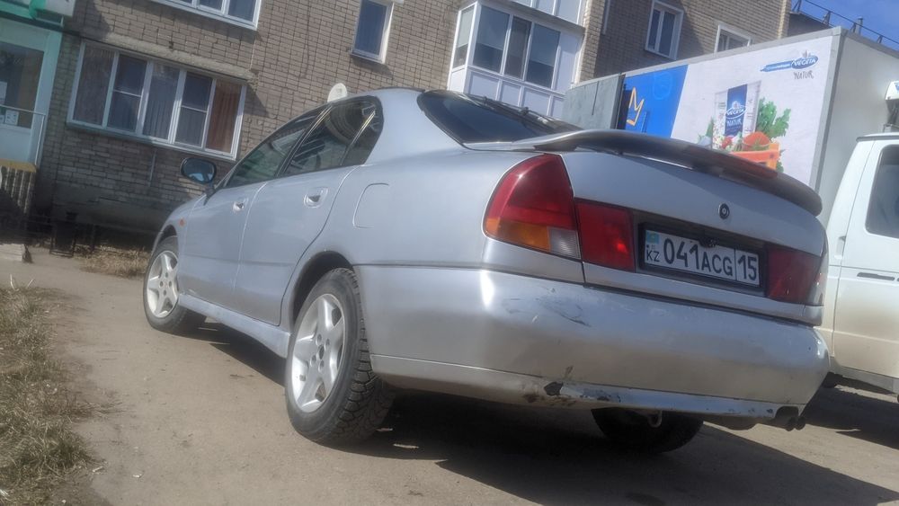 Митсубиши каризма