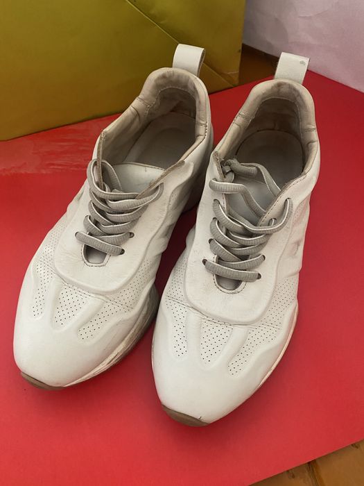 Продам кроссовки