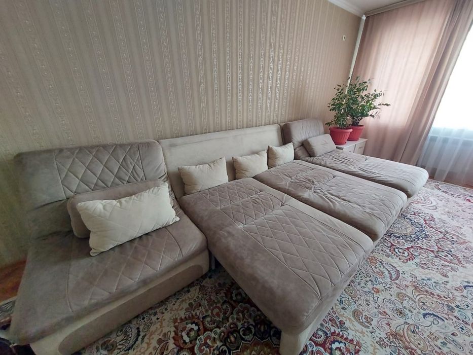 Диван большой с ячейками