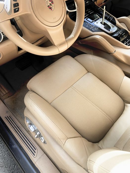 Retapițare Scaune Auto | Recondiționare Piele Originală | Reparații Tapițerie Auto