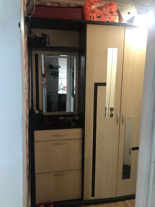 Продается шкаф для прихожей