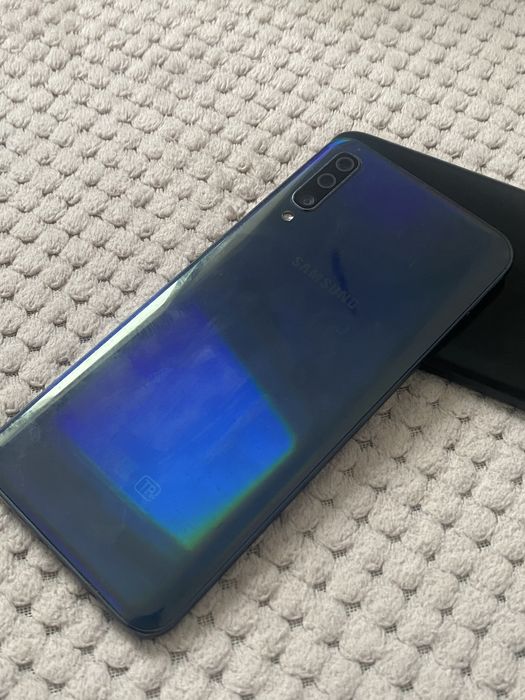Samsung A50 без царапин без трещин